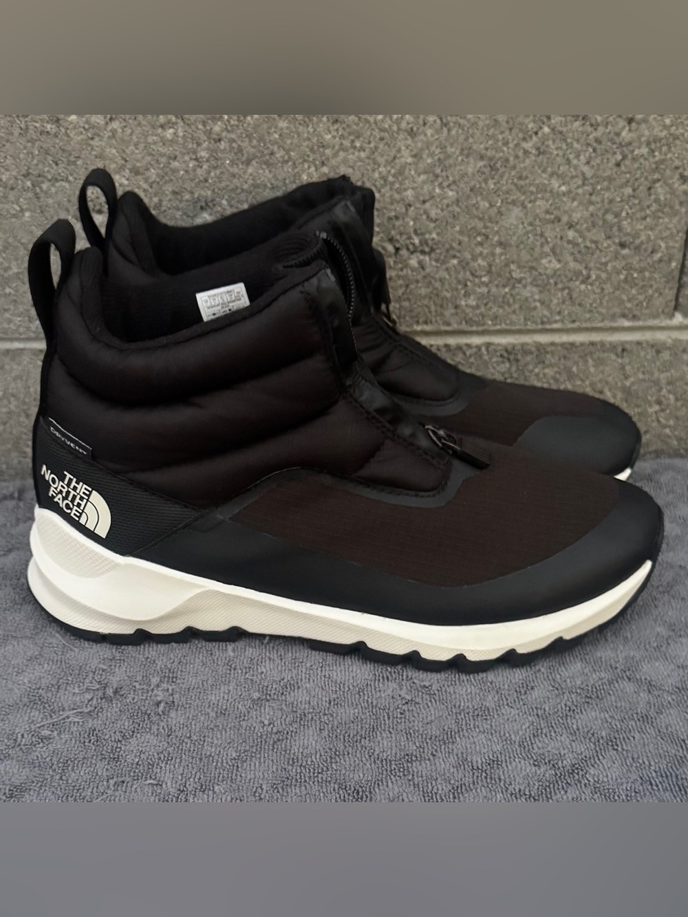 The North Face Women ThermoBall Progressive Zip Waterproof Black Booties Size 7